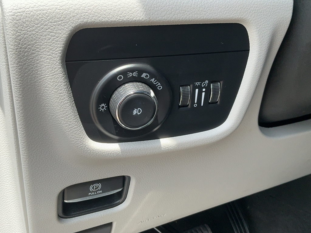 Certified 2021 Jeep Grand Cherokee L Overland w/ Luxury Tech Group IV AWD/4WD image 21