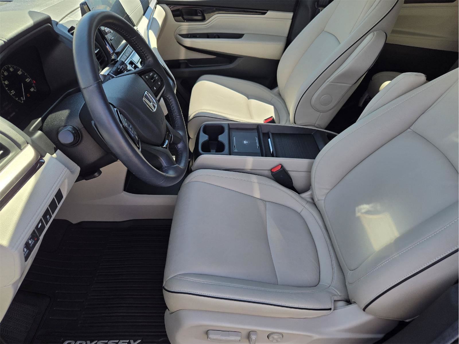 Used 2025 Honda Odyssey Touring image 13