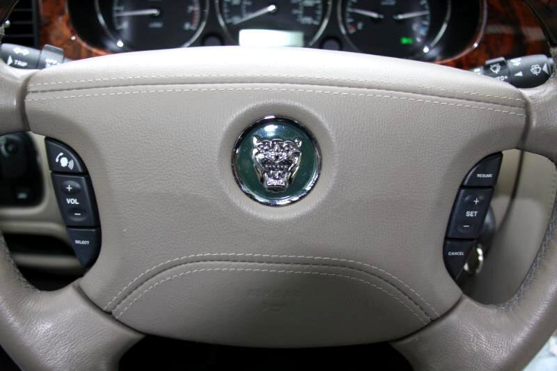 Used 2004 Jaguar XJ8 XJ8 image 37