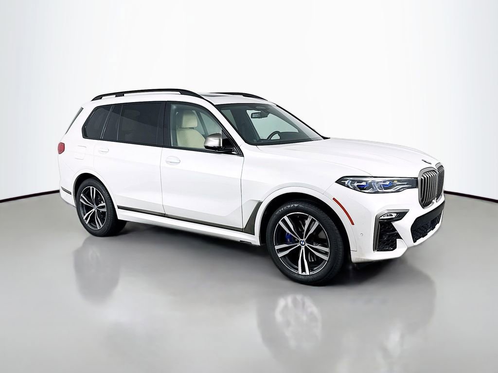 Used 2022 BMW X7 M50i image 3