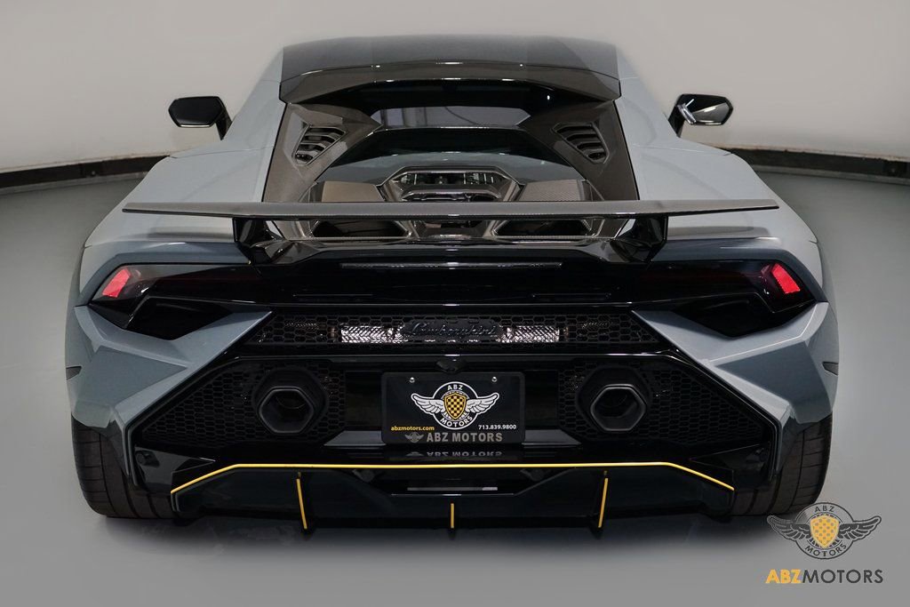 Used 2024 Lamborghini Huracan Tecnica image 8