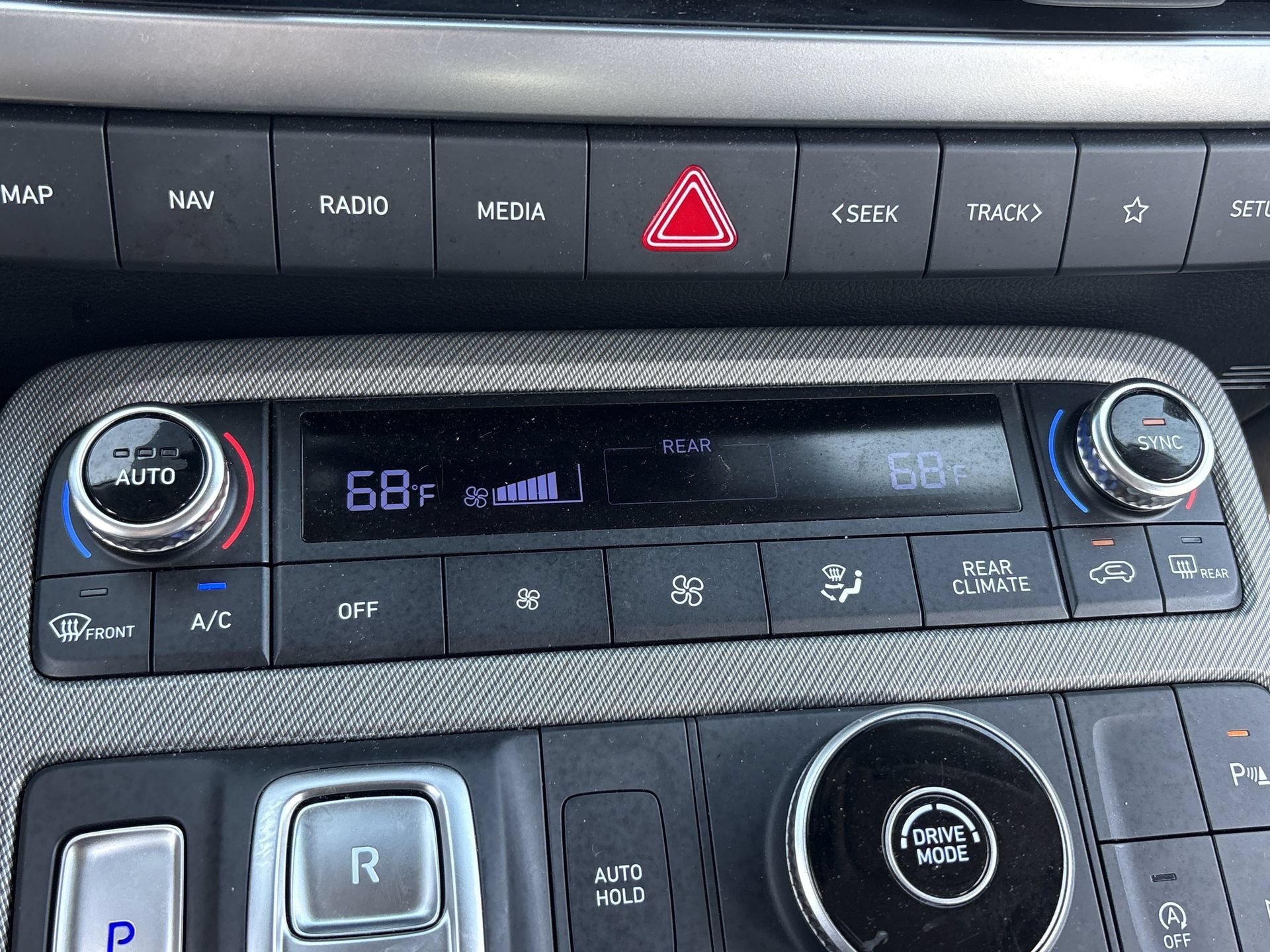 Used 2025 Hyundai Palisade SEL FWD image 6
