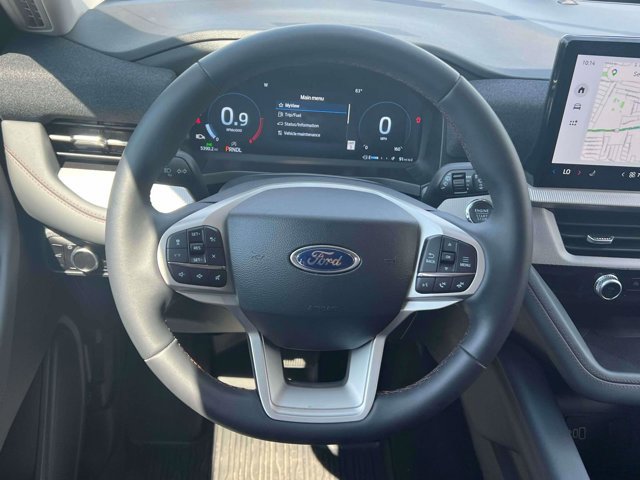 Used 2026 Ford Explorer Active AWD/4WD image 18