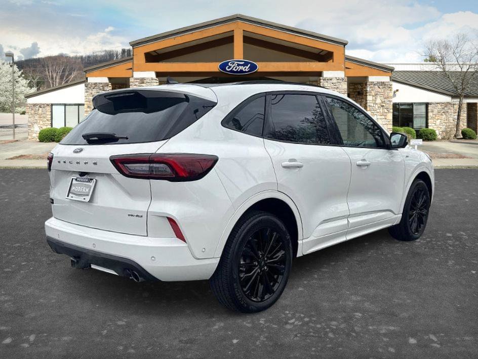 Used 2023 Ford Escape ST-Line Elite w/ Premium Technology Package image 4