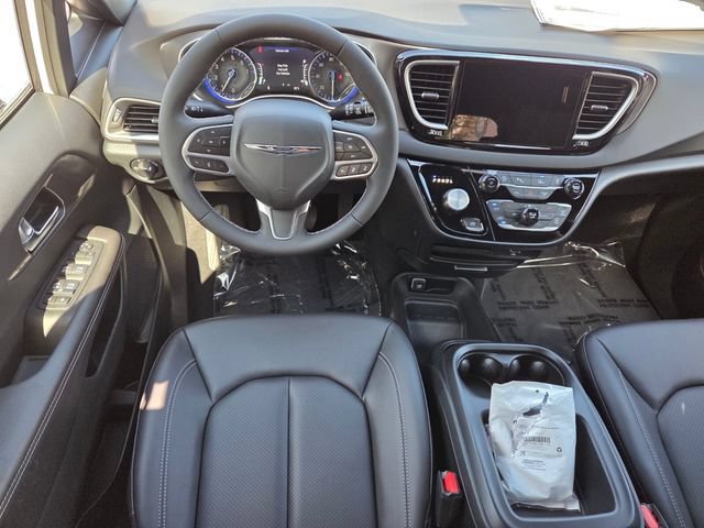 New 2026 Chrysler Voyager LX FWD image 7