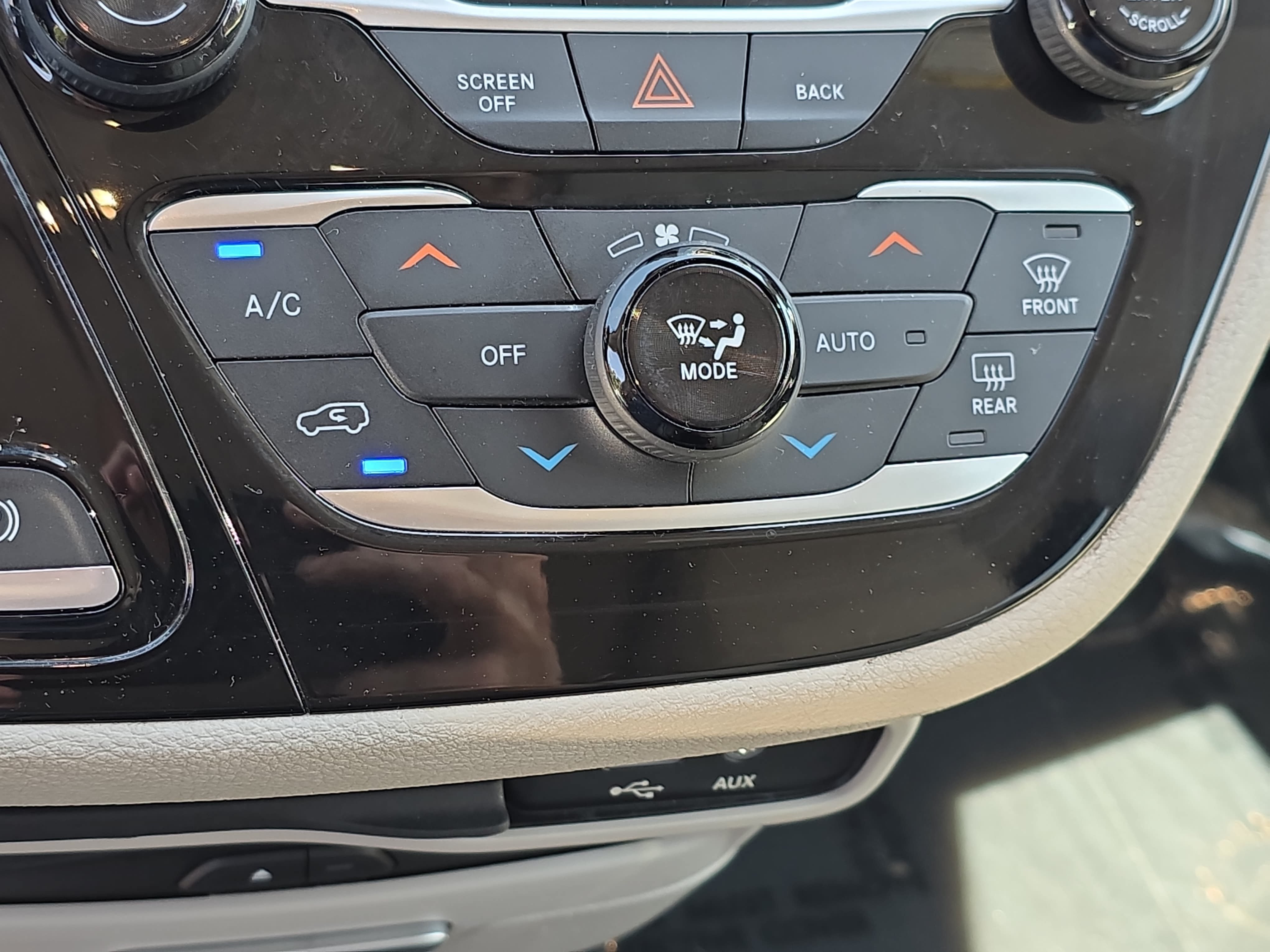 Used 2017 Chrysler Pacifica Limited FWD image 22