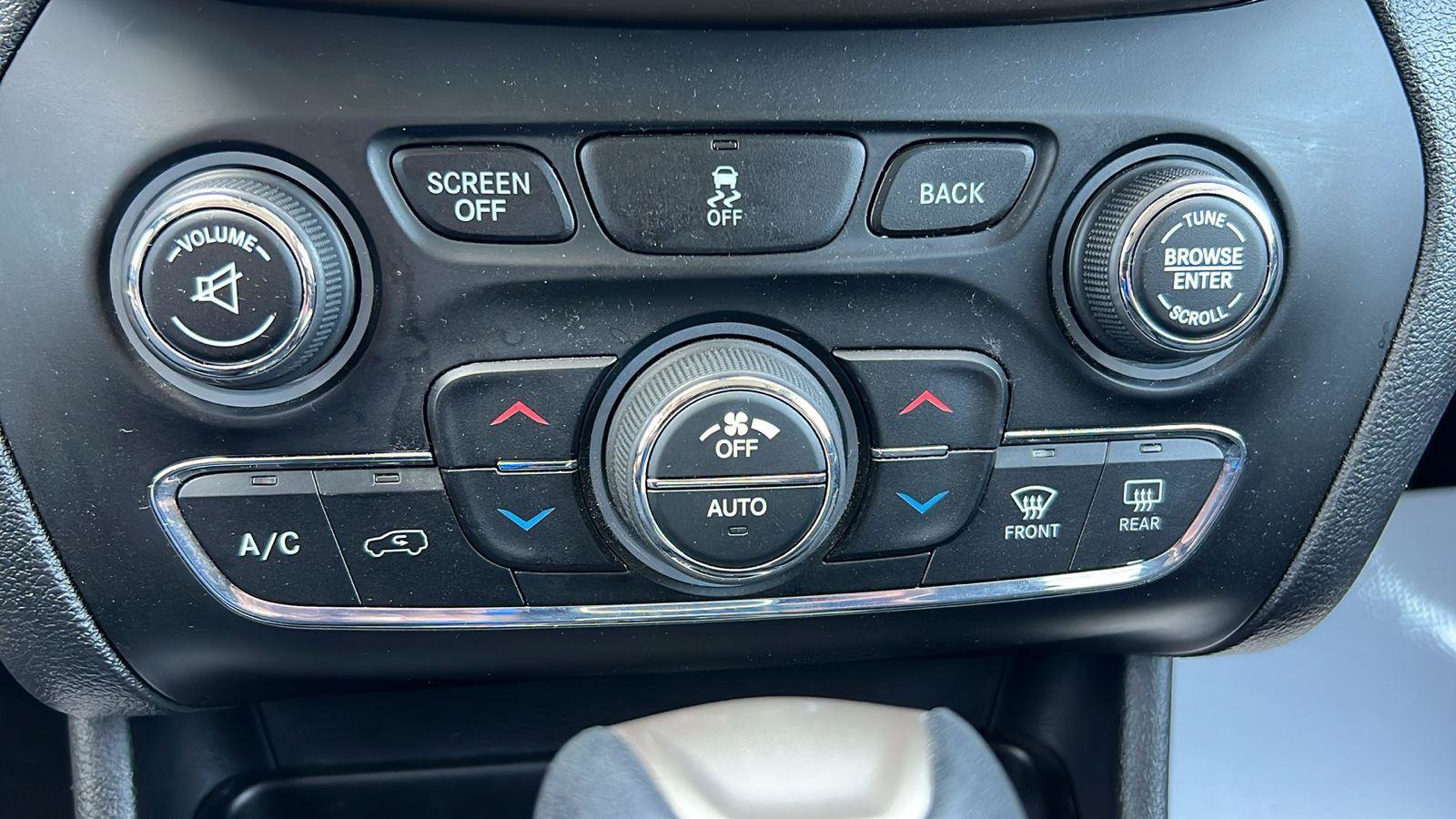 Used 2017 Jeep Cherokee 75th Anniversary AWD/4WD image 28