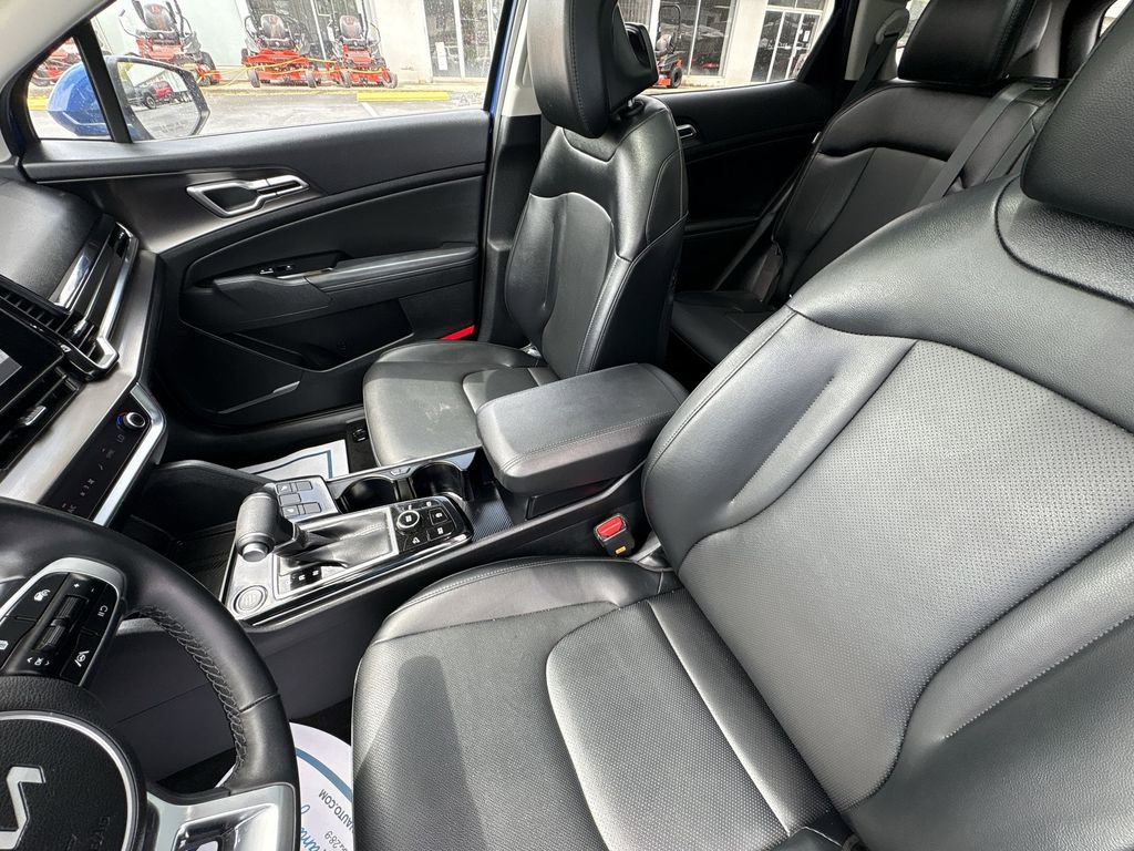 Used 2025 Kia Sportage EX w/ Premium Package FWD image 22