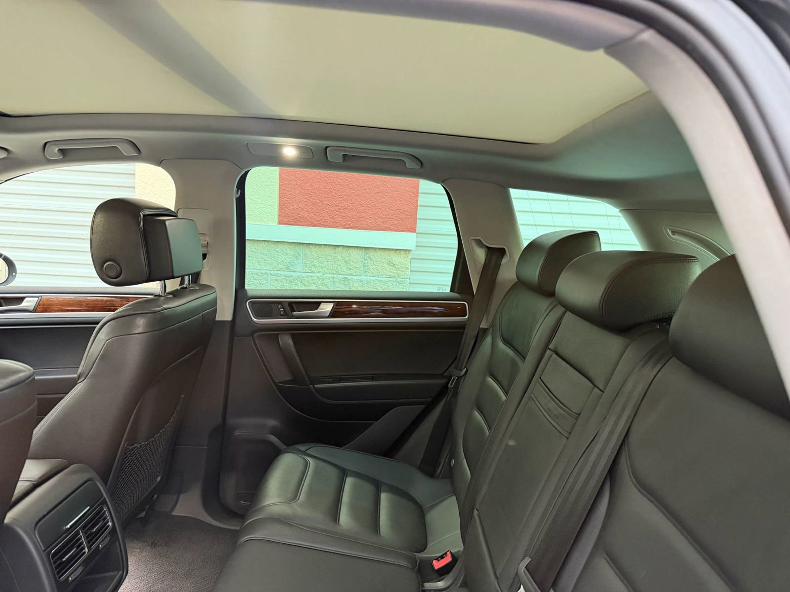 Used 2012 Volkswagen Touareg Sport AWD/4WD image 75