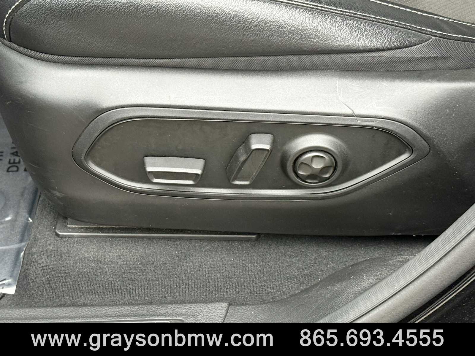 Used 2024 Jeep Grand Cherokee L Laredo image 11