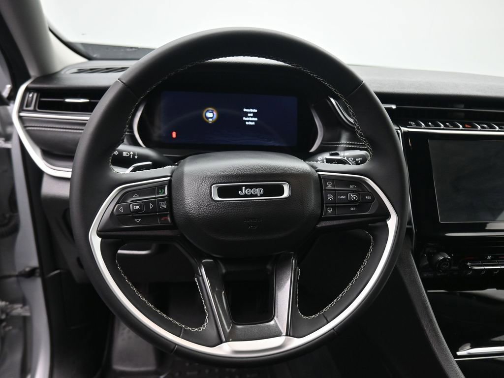 Used 2023 Jeep Grand Cherokee L Laredo AWD/4WD image 14