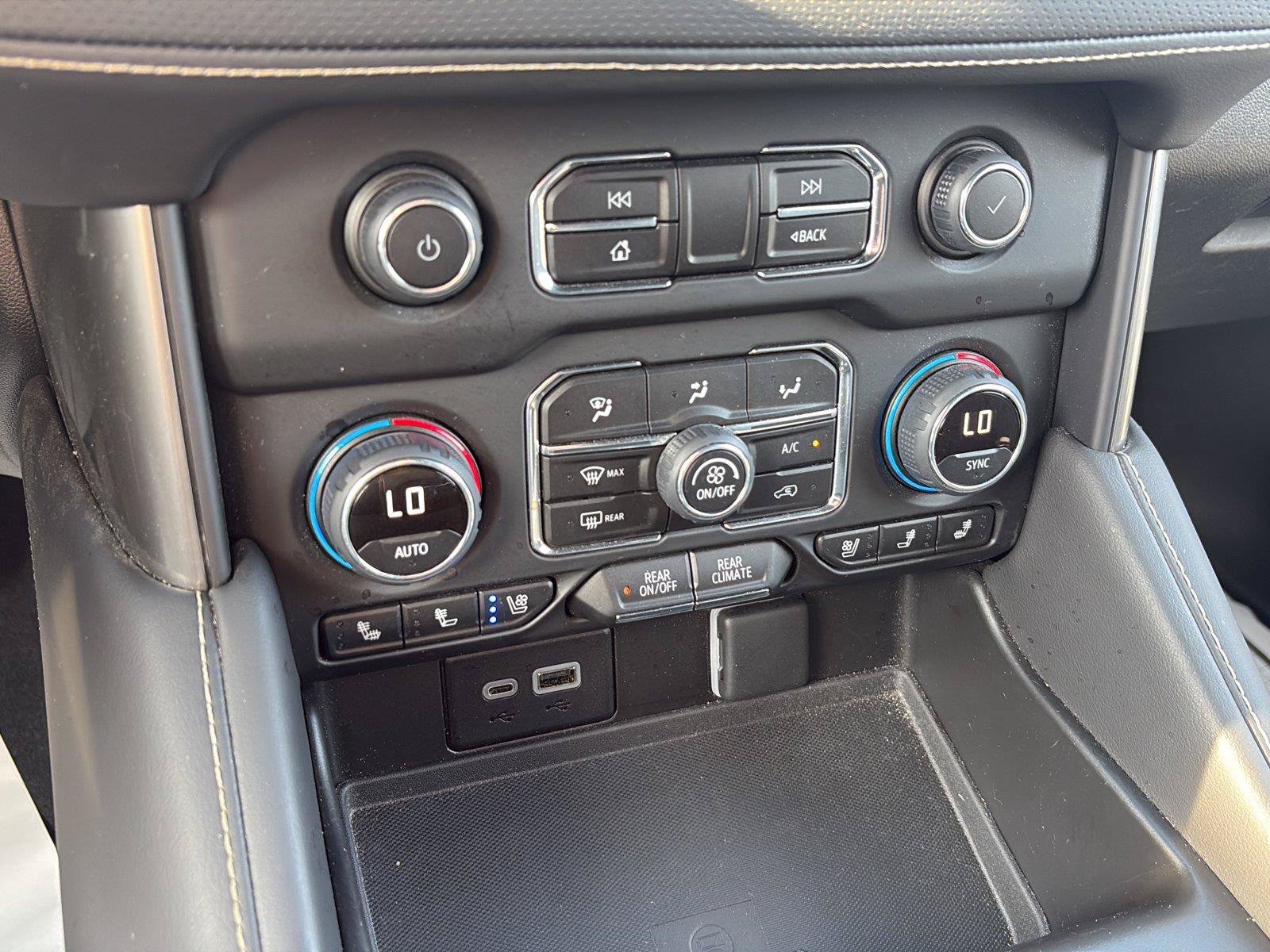 Used 2023 Chevrolet Tahoe Premier AWD/4WD image 18