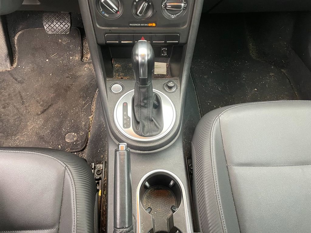 Used 2012 Volkswagen Beetle 2.5 FWD image 21