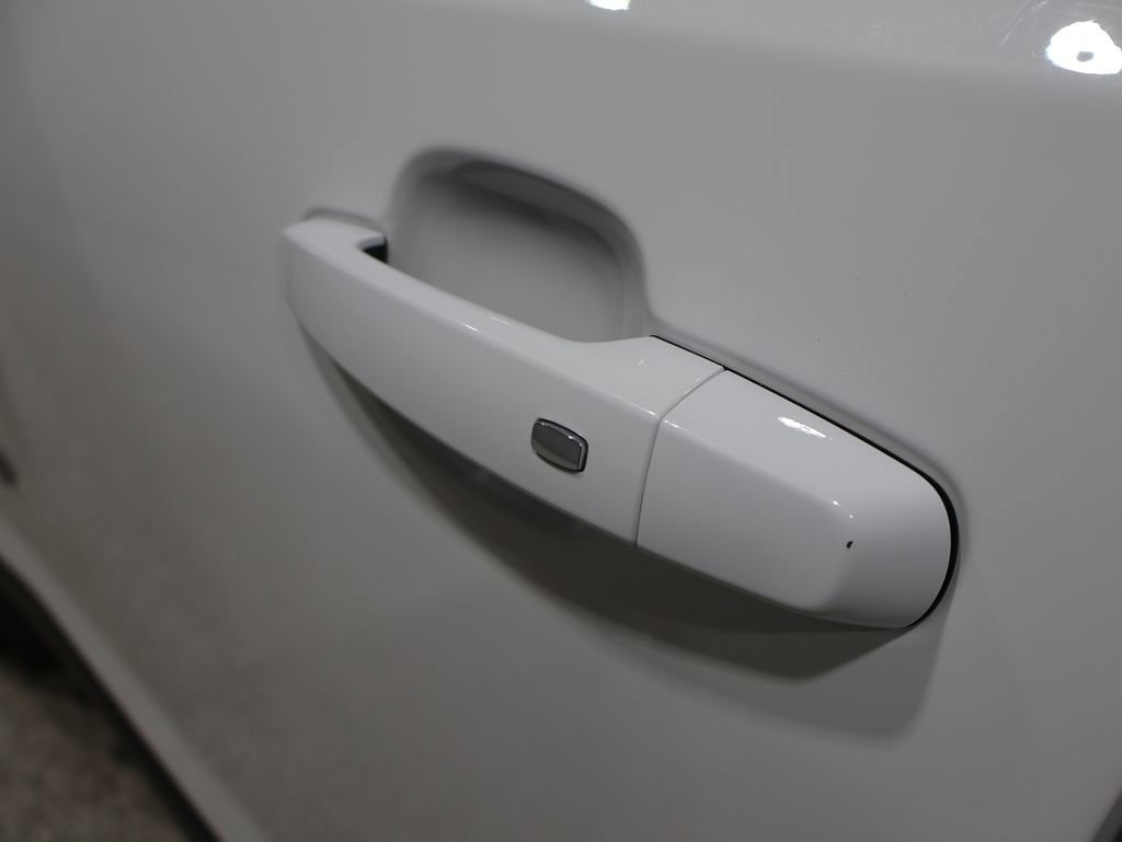 Used 2023 GMC Acadia AT4 w/ Technology Package image 10