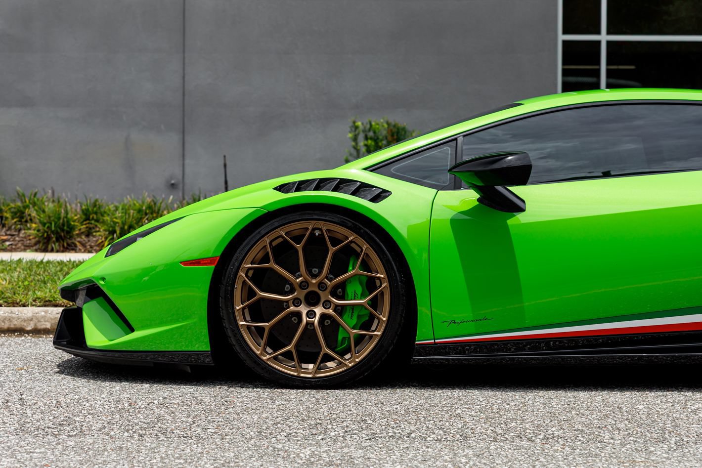 Used 2018 Lamborghini Huracan Performante AWD/4WD image 7