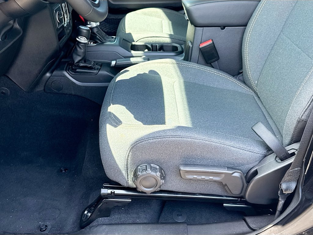 New 2025 Jeep Gladiator Sport AWD/4WD image 20