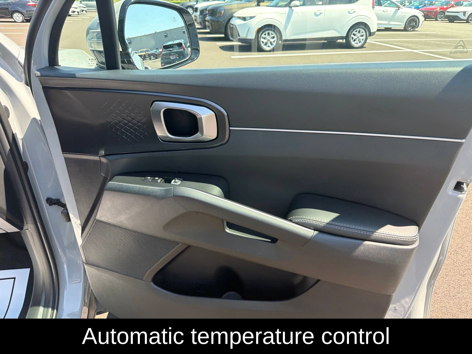 New 2025 Kia Sorento S w/ Panoramic Sunroof Package FWD image 26