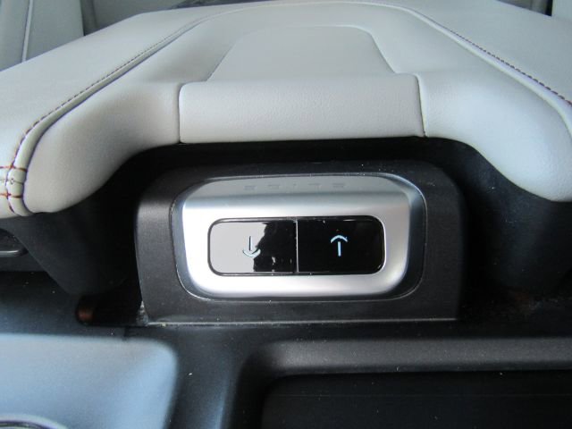 Used 2025 Ford Expedition Active image 65