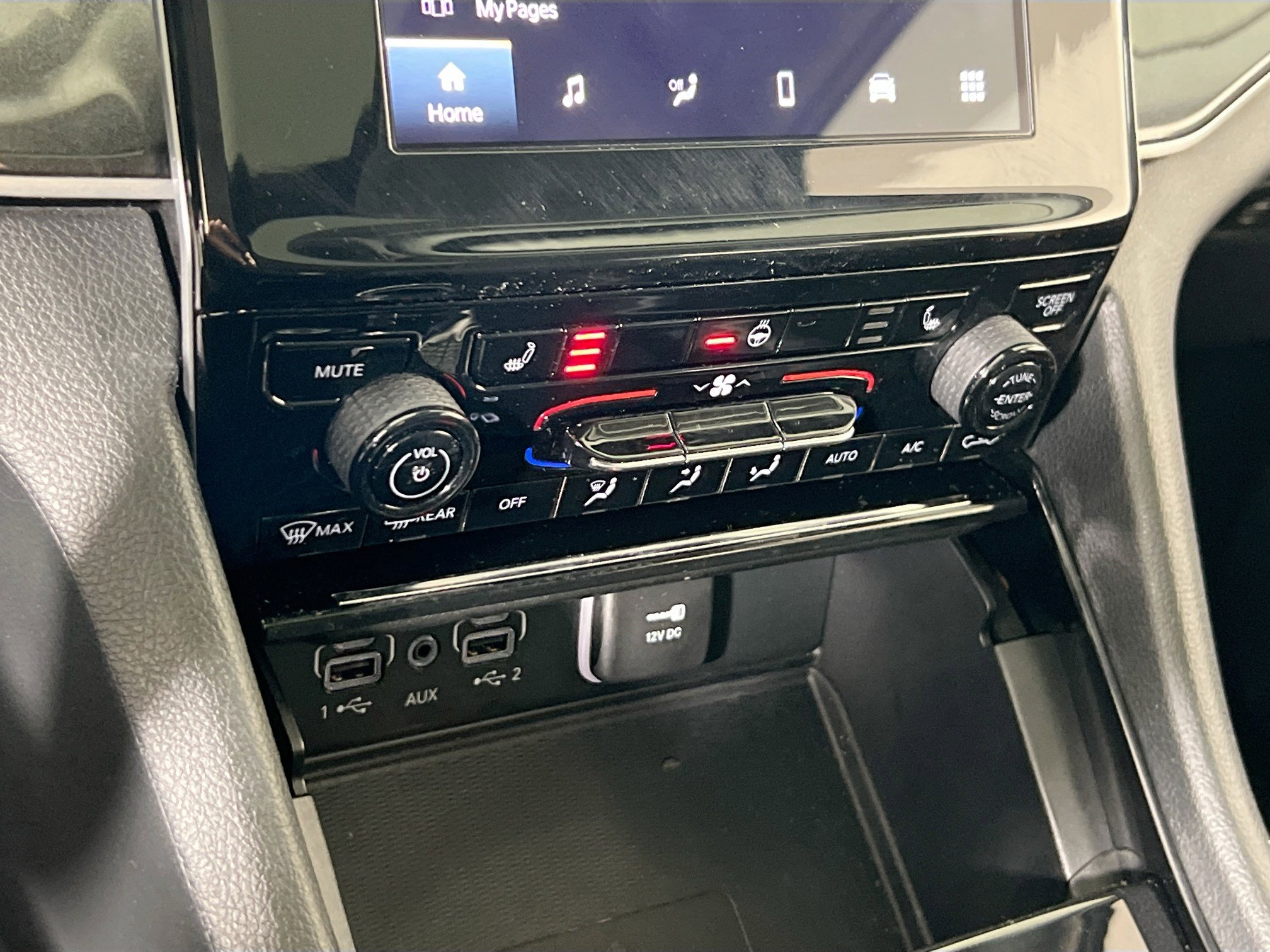 Used 2023 Jeep Grand Cherokee L Laredo w/ Luxury Tech Group I image 15