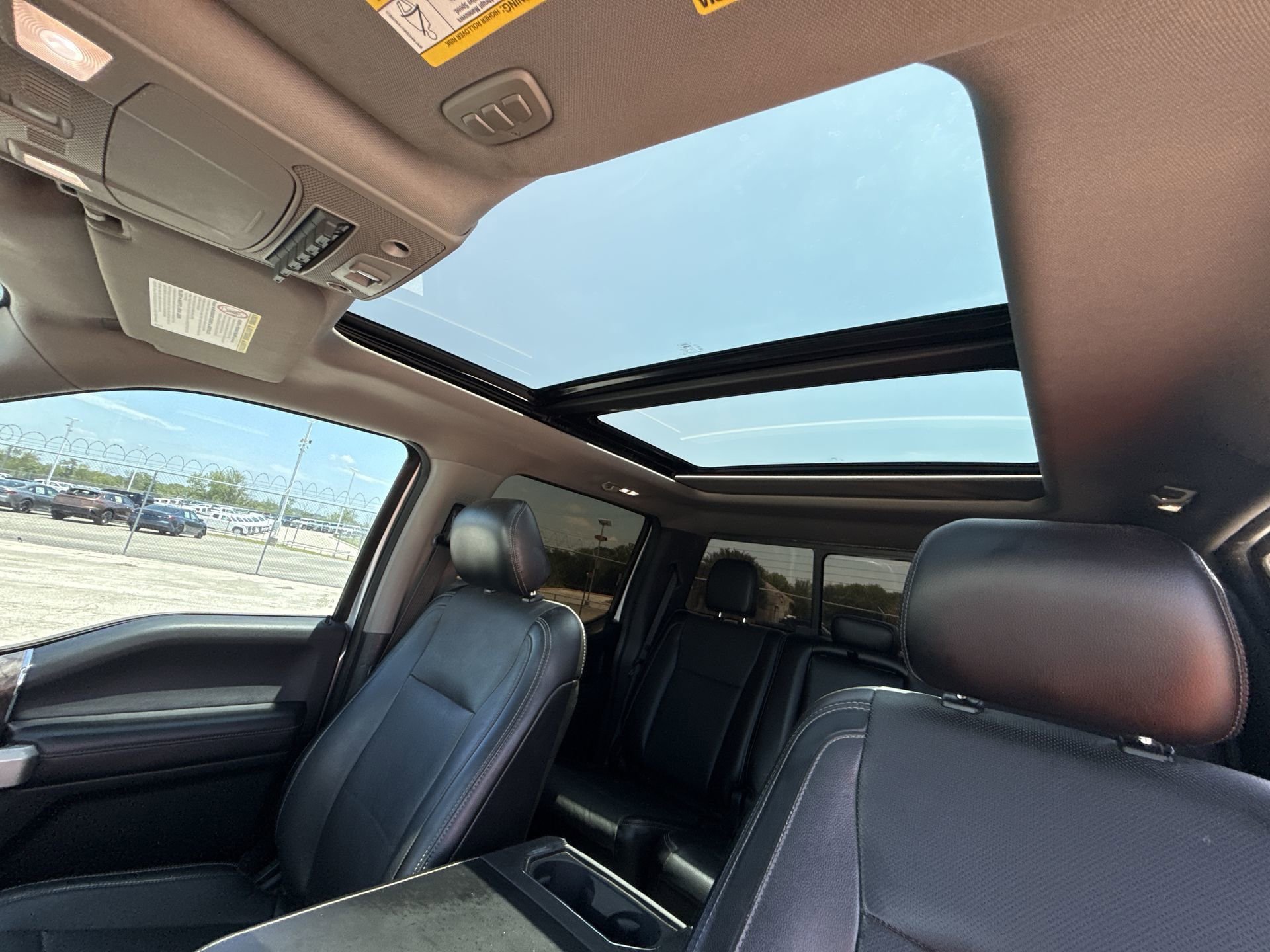 Used 2017 Ford F250 Lariat w/ Lariat Ultimate Package AWD/4WD image 16