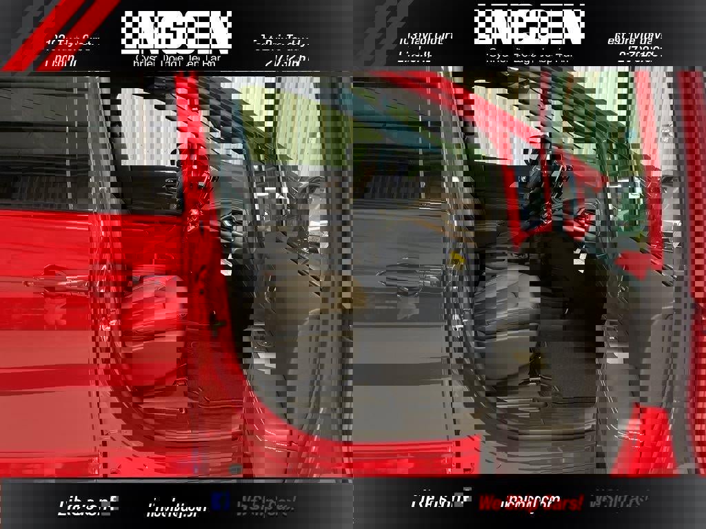 New 2026 Chrysler Pacifica Select image 15