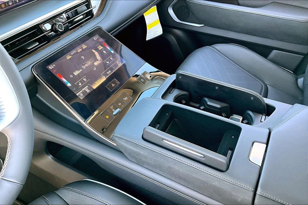 Certified 2025 INFINITI QX80 Luxe image 18