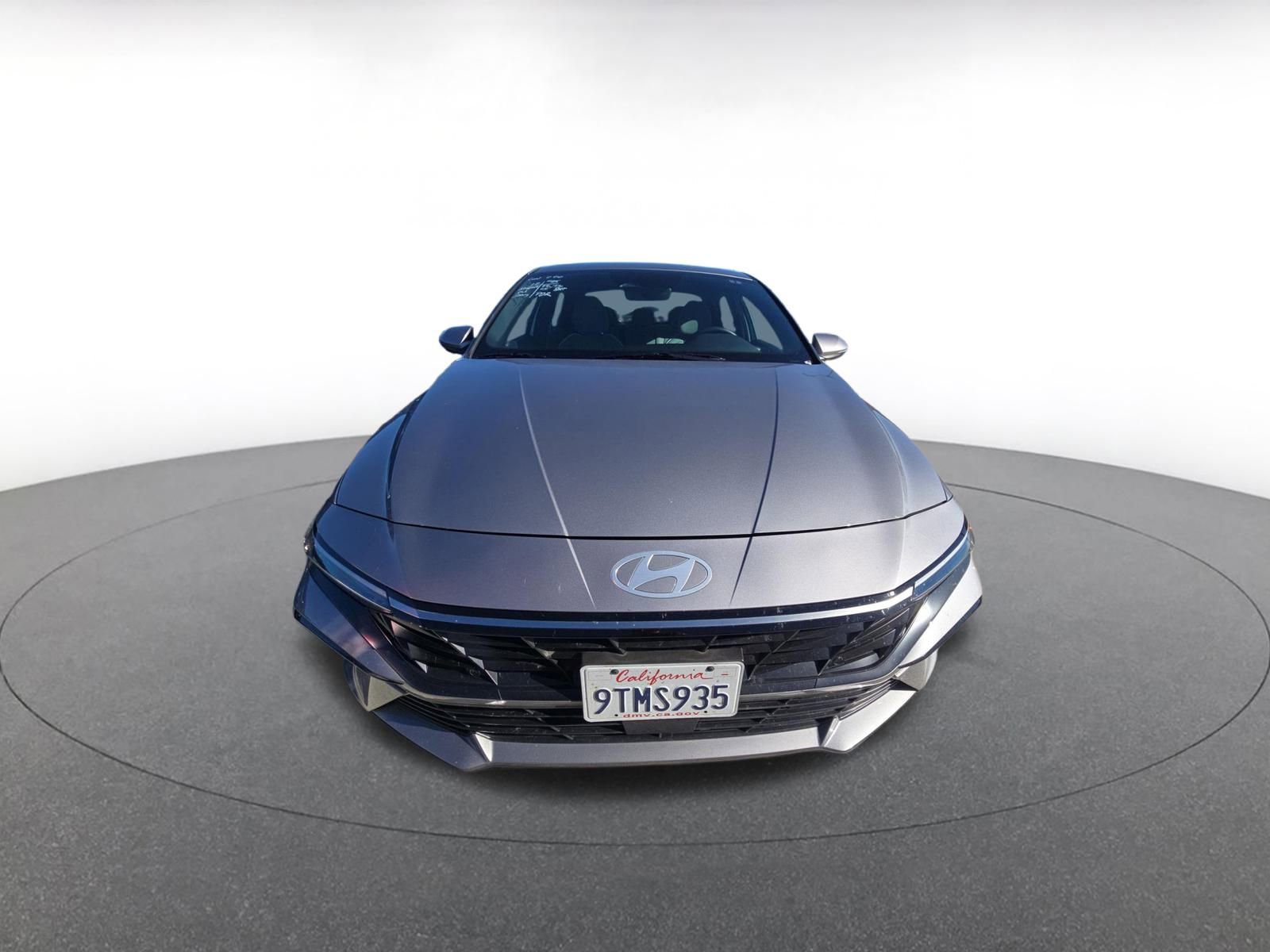 Used 2025 Hyundai Elantra Limited image 4