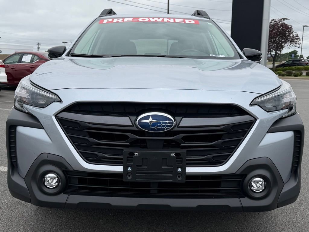 Used 2025 Subaru Outback Premium AWD/4WD image 2