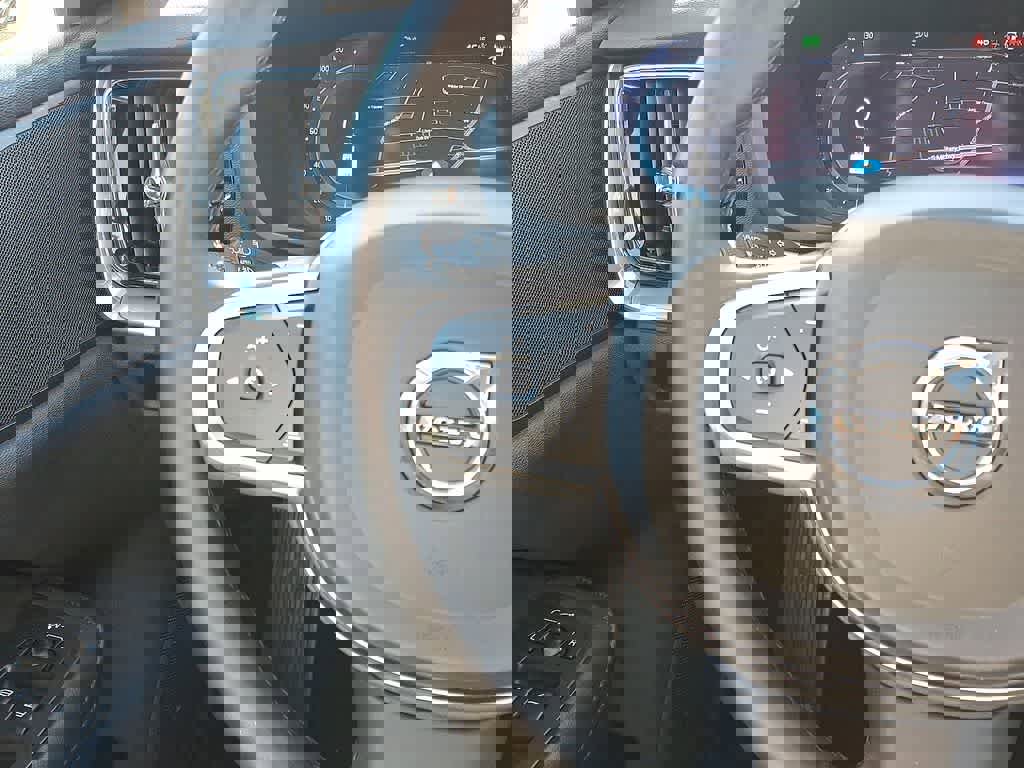 Used 2024 Volvo S60 B5 Core image 22