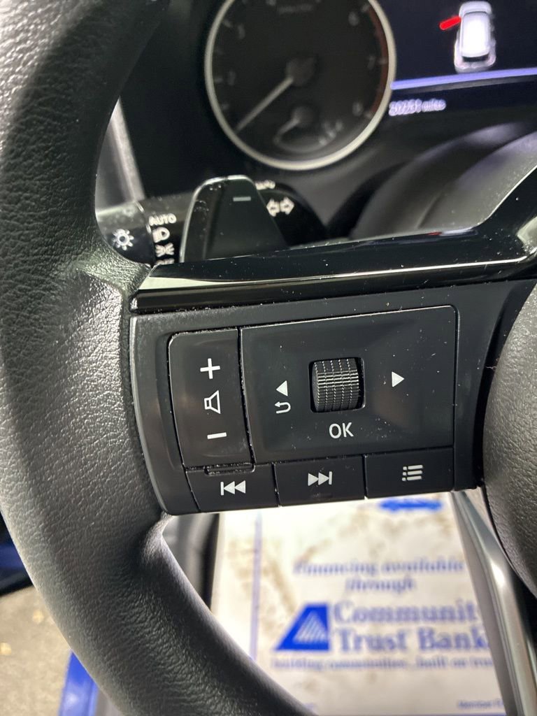 Used 2023 Nissan Rogue SV image 13