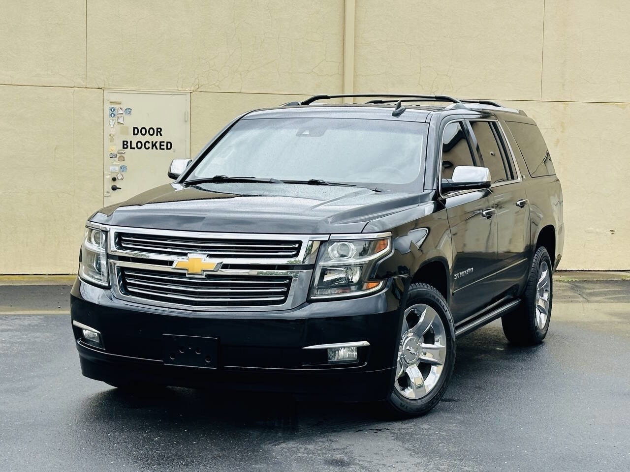Used 2015 Chevrolet Suburban LTZ image 3