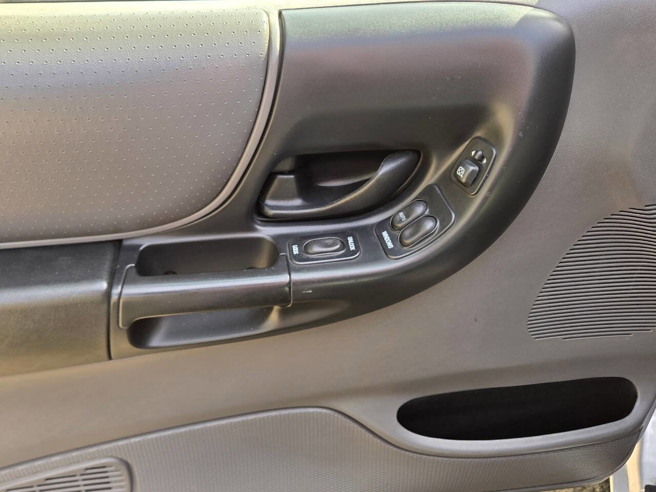 Used 2002 Ford Ranger XLT image 21