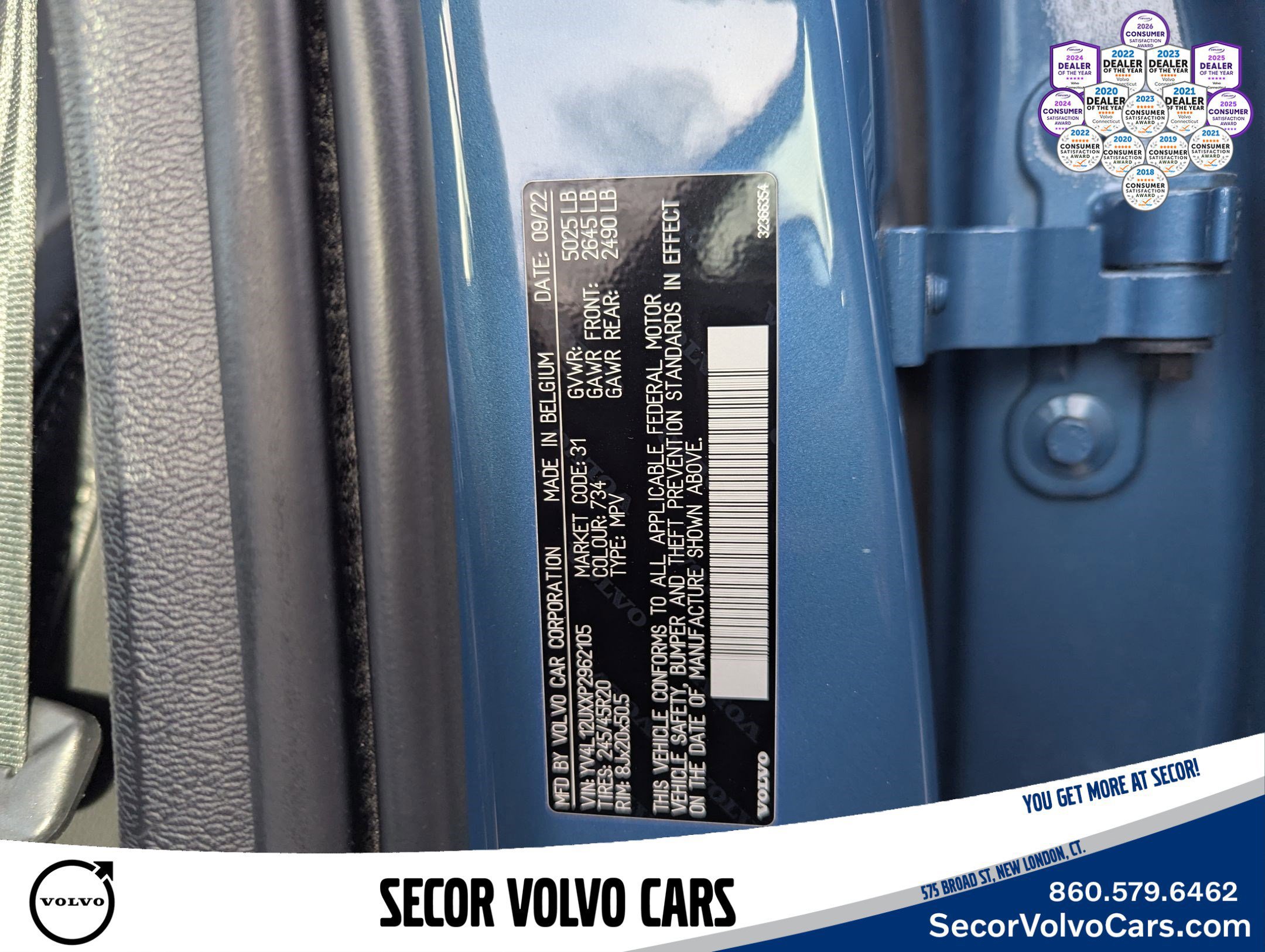 Certified 2023 Volvo XC40 B5 Ultimate w/ Protection Package Premier image 29