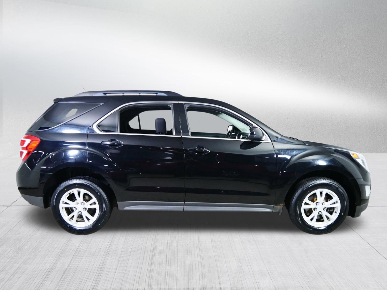 Used 2017 Chevrolet Equinox LT w/ Convenience Package AWD/4WD image 8