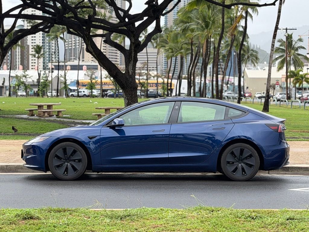 Used 2024 Tesla Model 3 Standard Range image 2