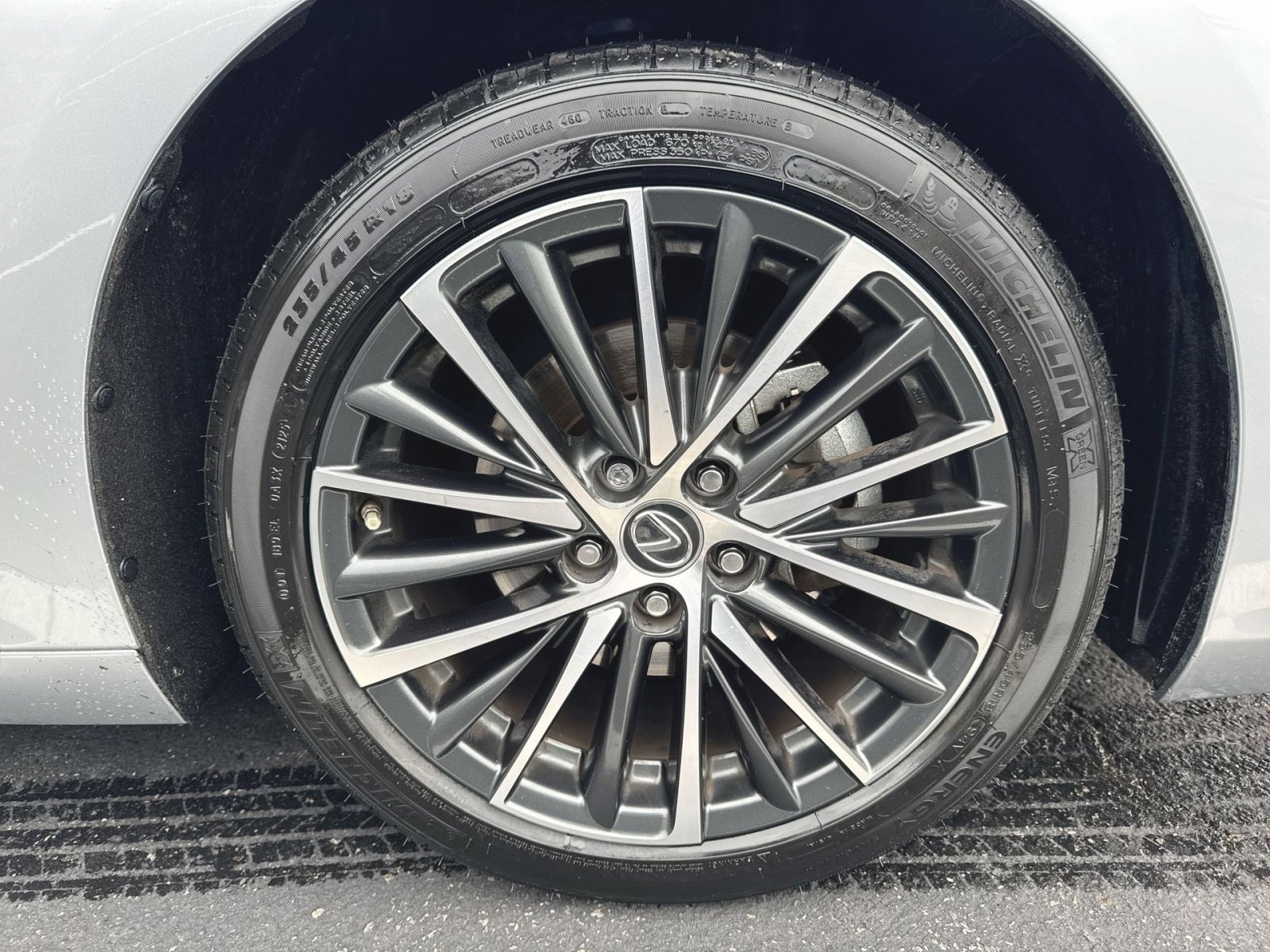 Used 2023 Lexus ES 350 w/ Accessory Package (Z1) image 2