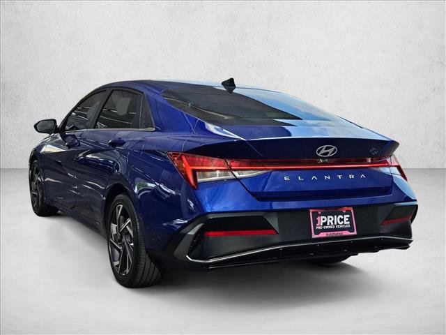 Certified 2025 Hyundai Elantra SEL FWD image 7