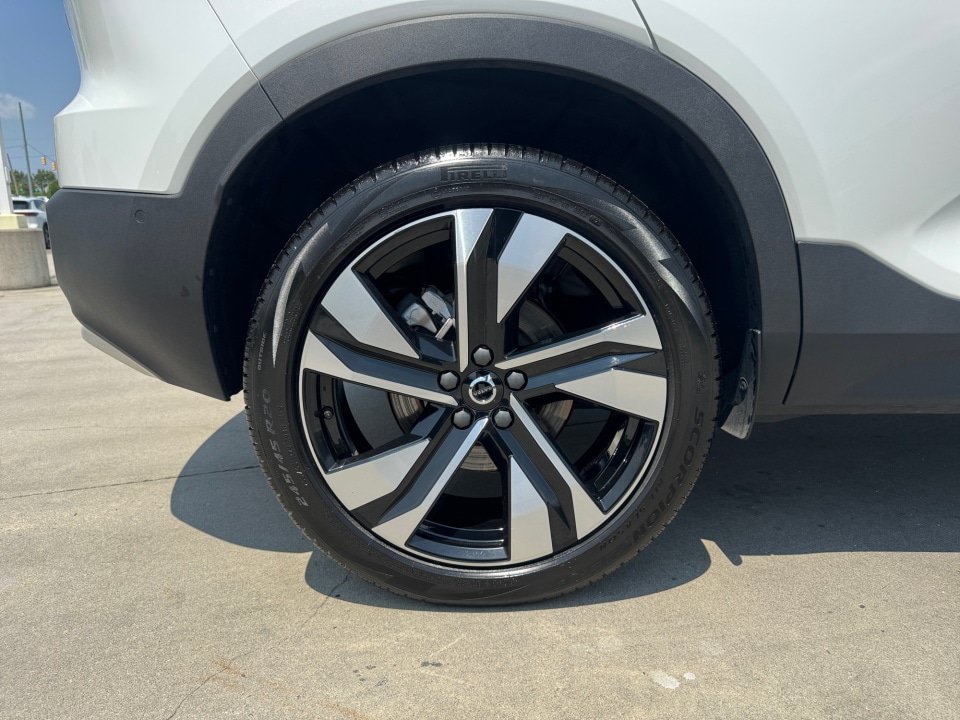Certified 2023 Volvo XC40 B5 Ultimate w/ Climate Package AWD/4WD image 23