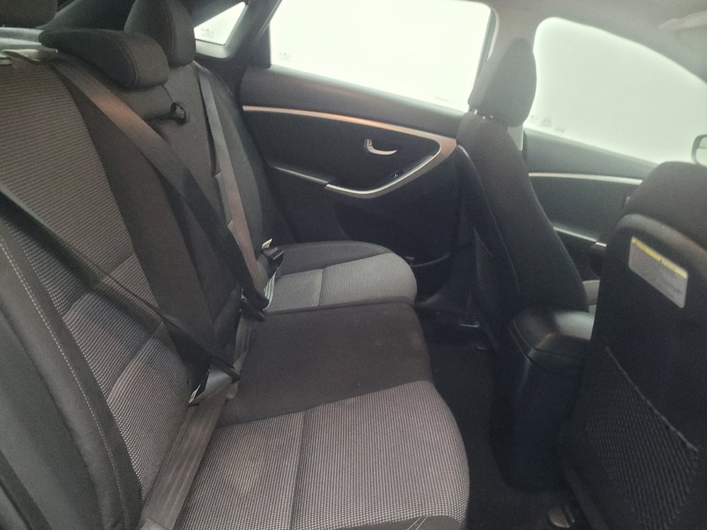 Used 2017 Hyundai Elantra GT FWD image 19