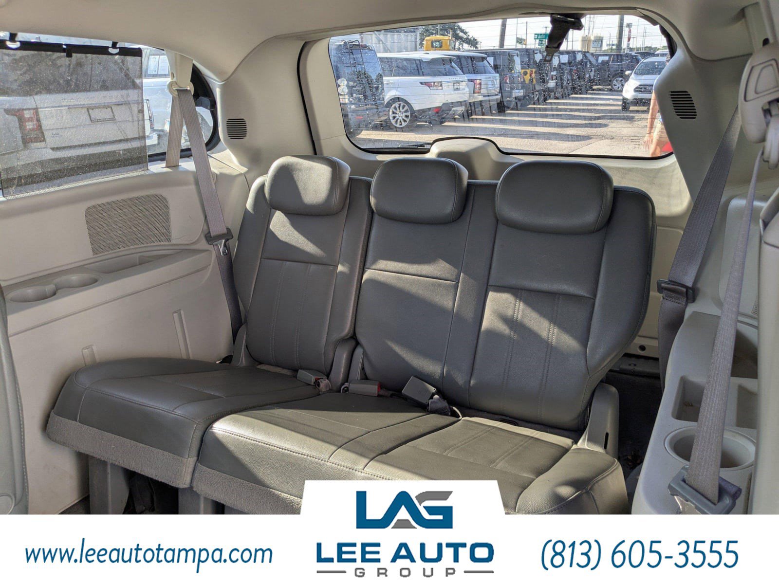 Used 2010 Chrysler Town & Country Touring image 12