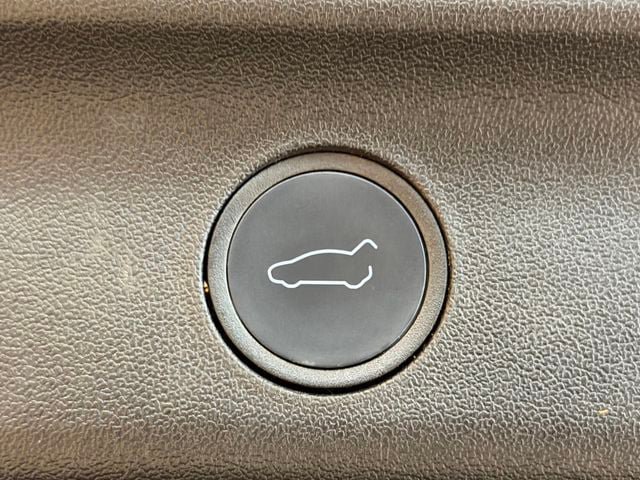 Used 2022 Tesla Model Y Performance AWD/4WD image 38