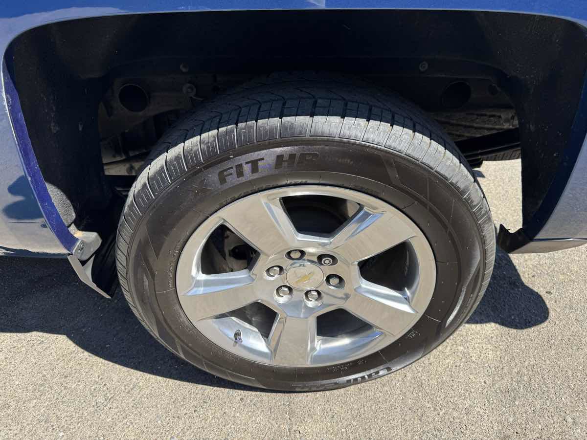 Used 2018 Chevrolet Silverado 1500 LT w/ All Star Edition image 39