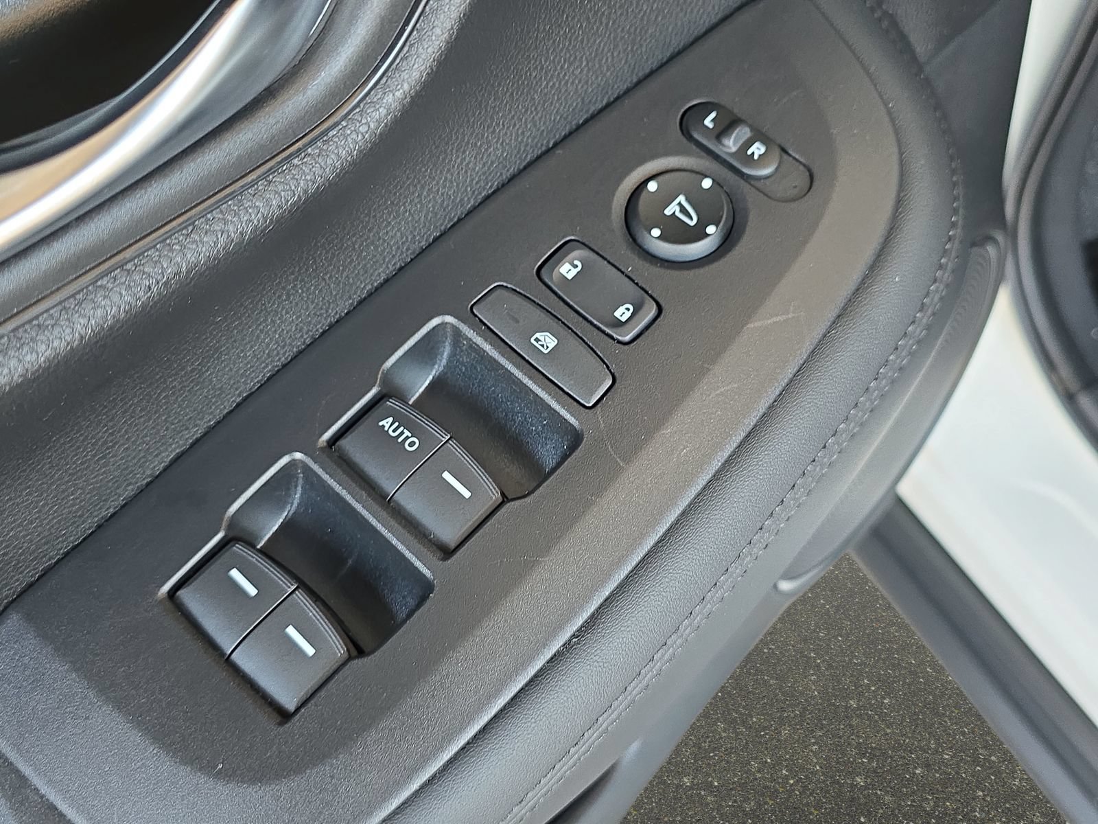 Used 2024 Honda HR-V LX image 28