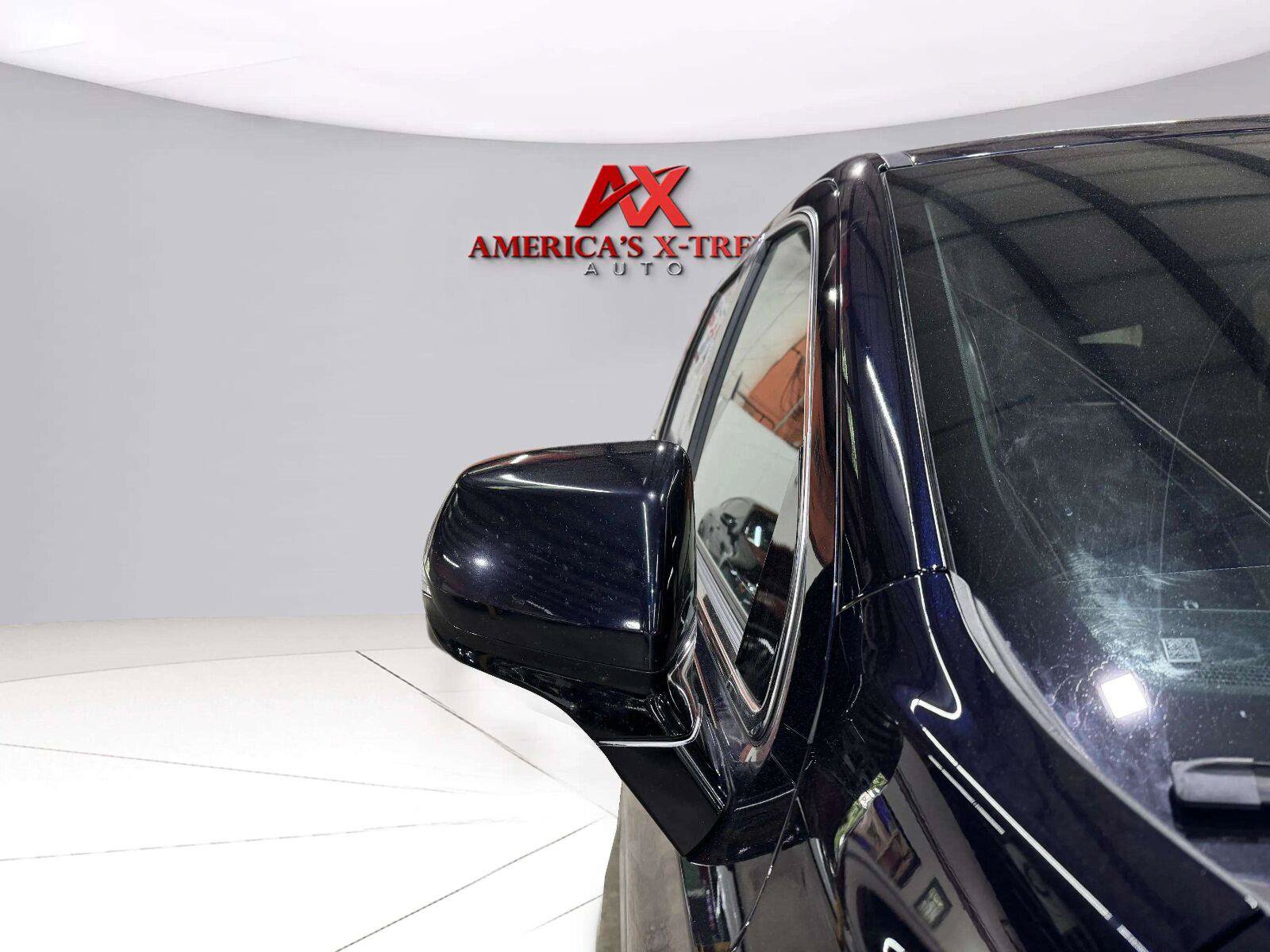 Used 2022 GMC Yukon SLT w/ SLT Luxury Package AWD/4WD image 18