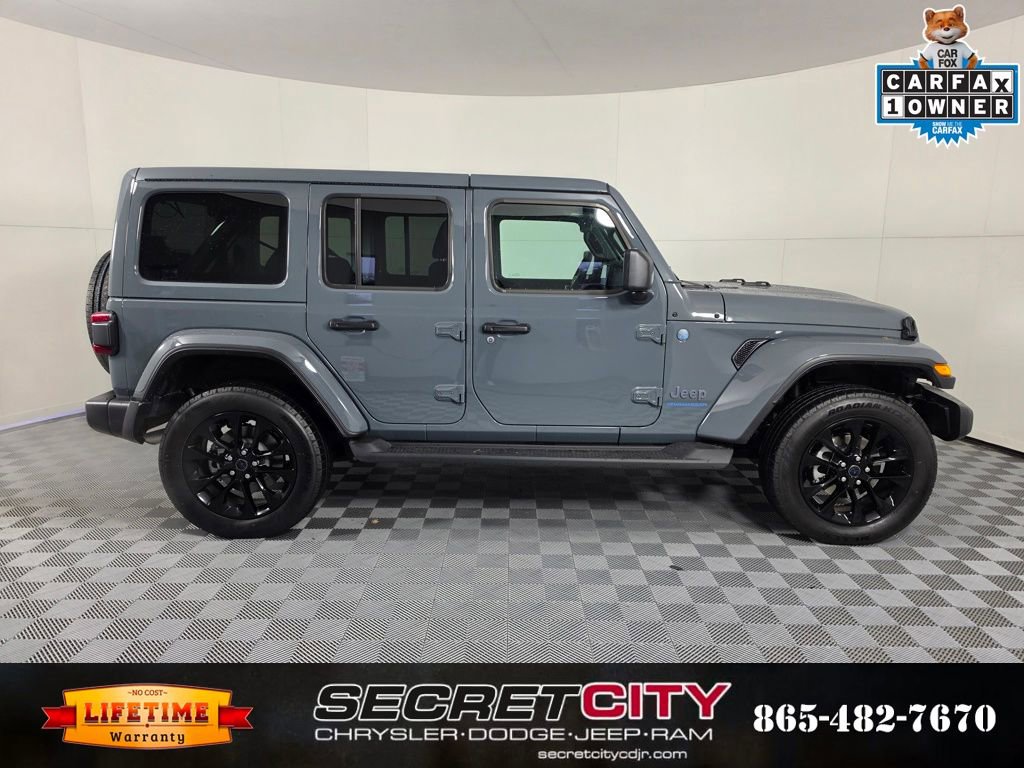 Used 2025 Jeep Wrangler Sahara 4xe image 8