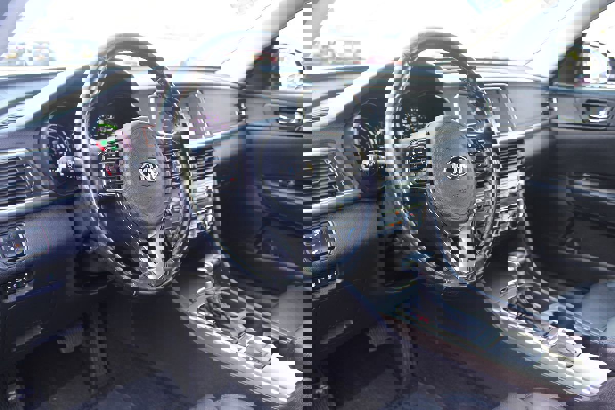 Used 2019 Kia Optima EX image 15