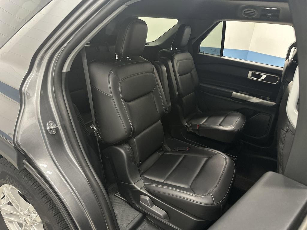 Used 2023 Ford Explorer XLT w/ Equipment Group 202A image 31