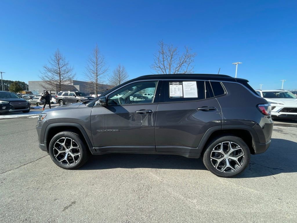 Used 2024 Jeep Compass Limited image 4