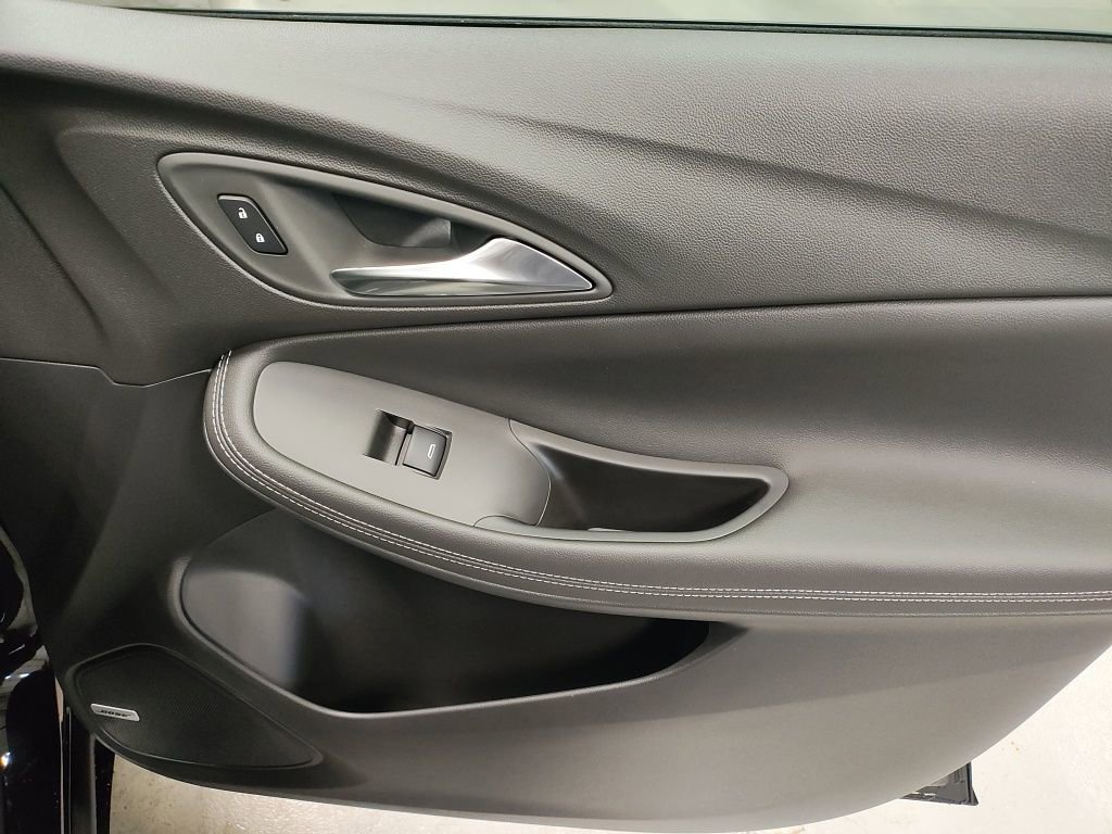 New 2026 Buick Encore GX Avenir w/ Avenir Technology Package image 9