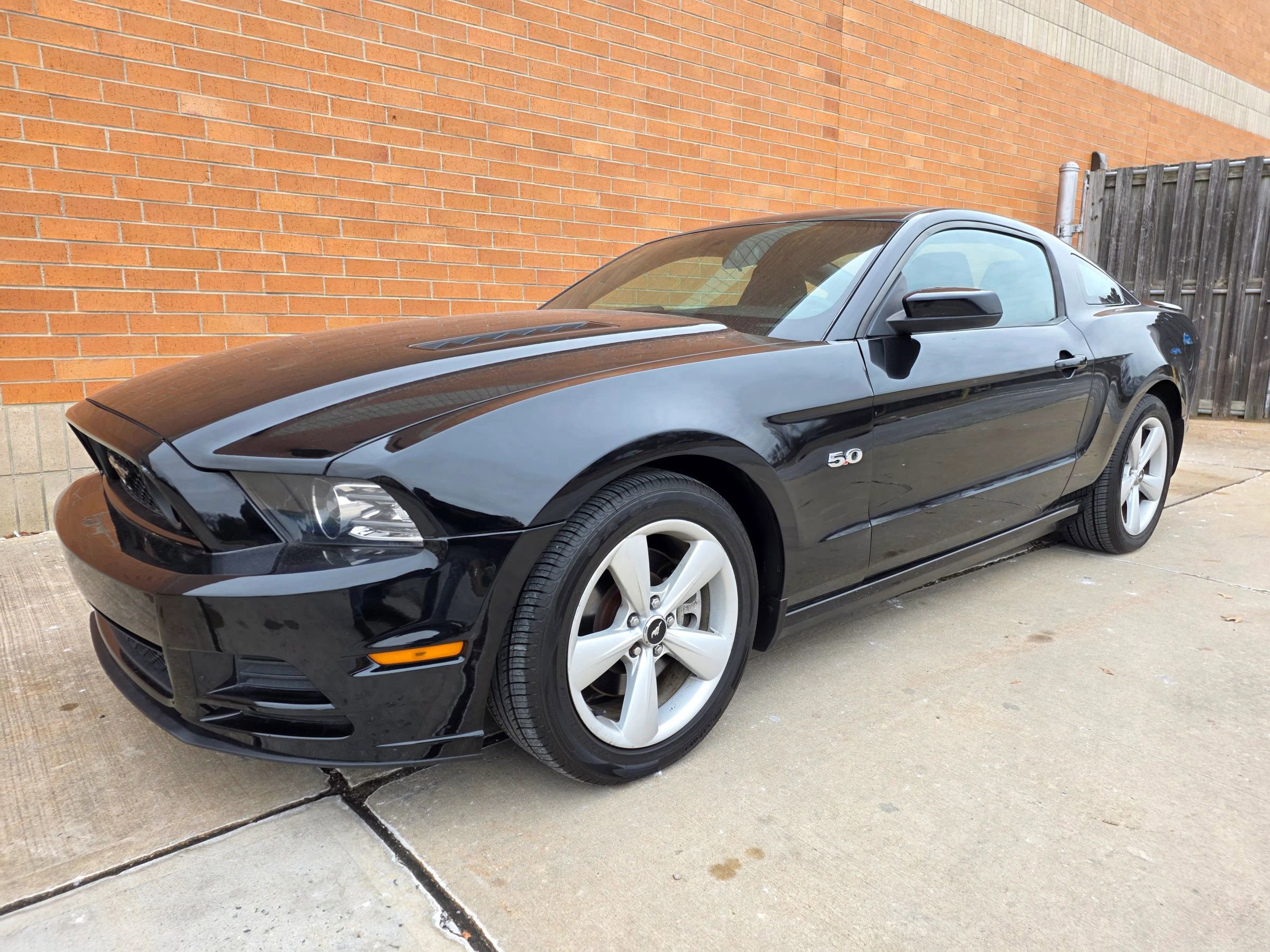 Used 2014 Ford Mustang GT RWD image 1